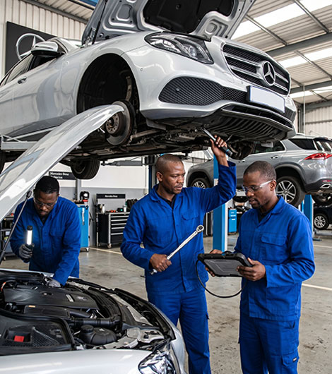 Qualified Mercedes-Benz Technicians